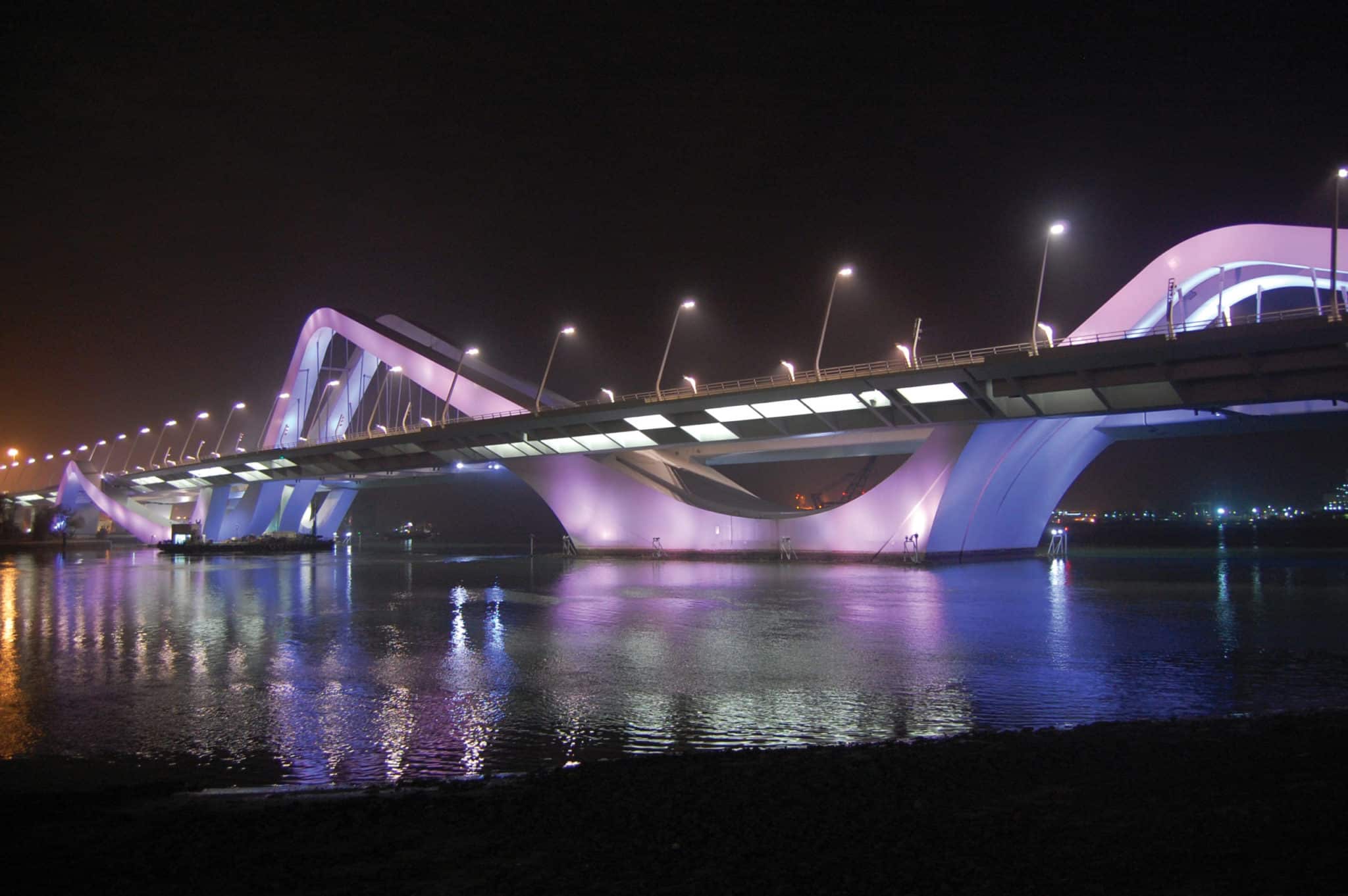 Lighting design for Sheikh Zayed Bridge
